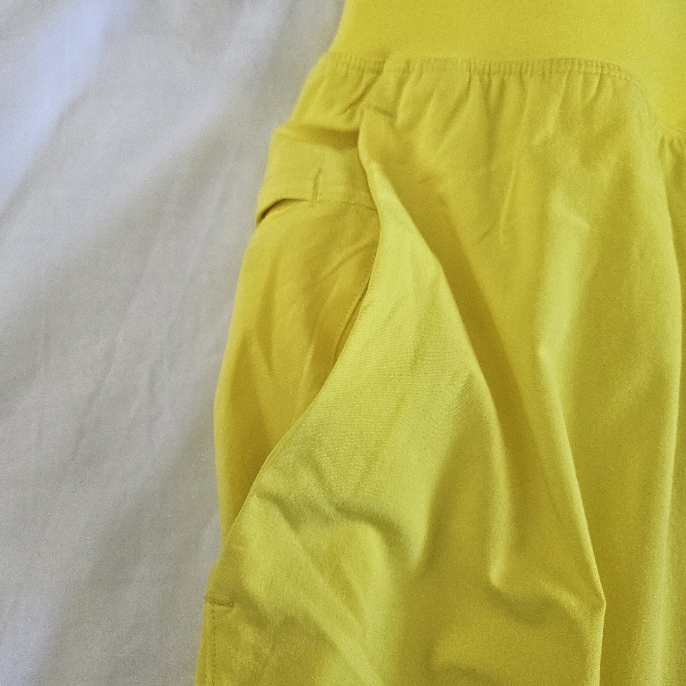 Lululemon THE Short Linerless 9” Sonic Yellow SNCY Men's Size Small - Picture 4 of 5